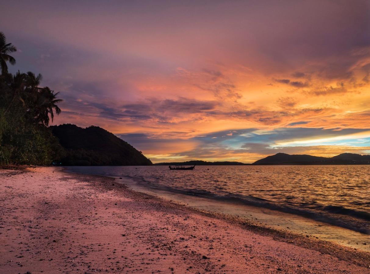 Baan Mai Beachfront Lone Island 布吉 外观 照片
